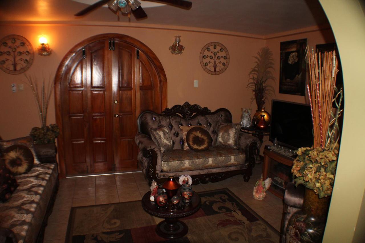 Bed and Breakfast Native Abode Bon Accord Village Экстерьер фото