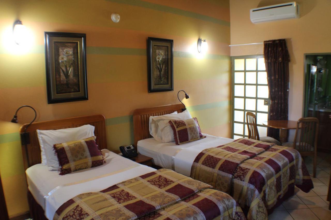 Bed and Breakfast Native Abode Bon Accord Village Экстерьер фото